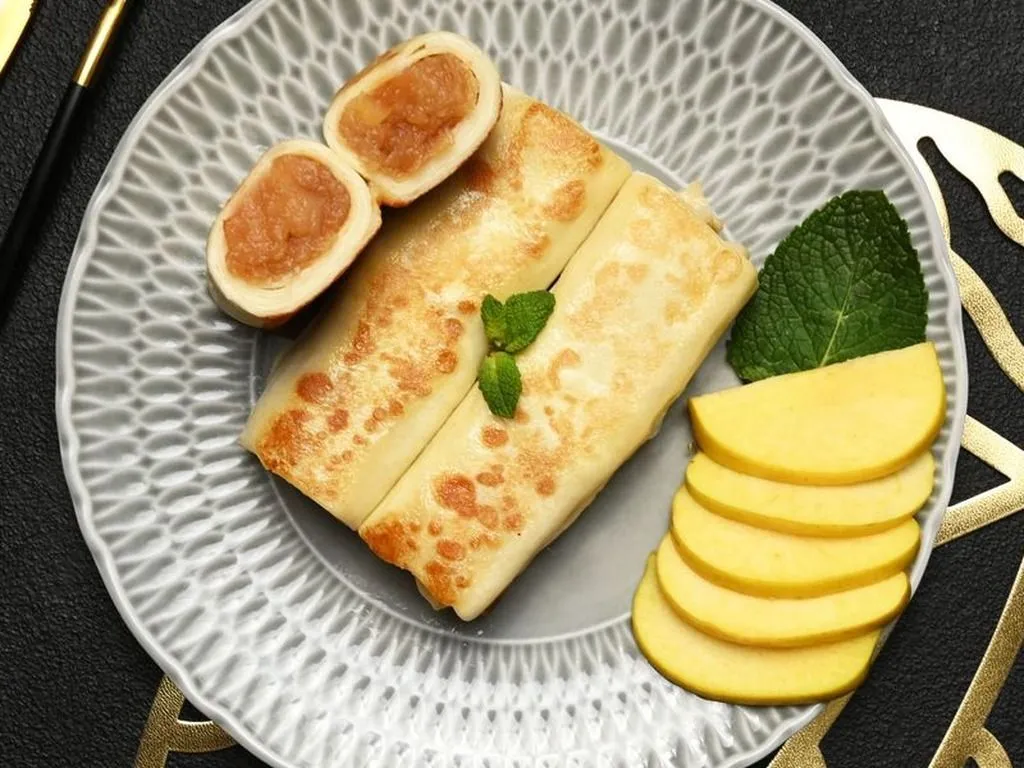 Caramelized apple crepes